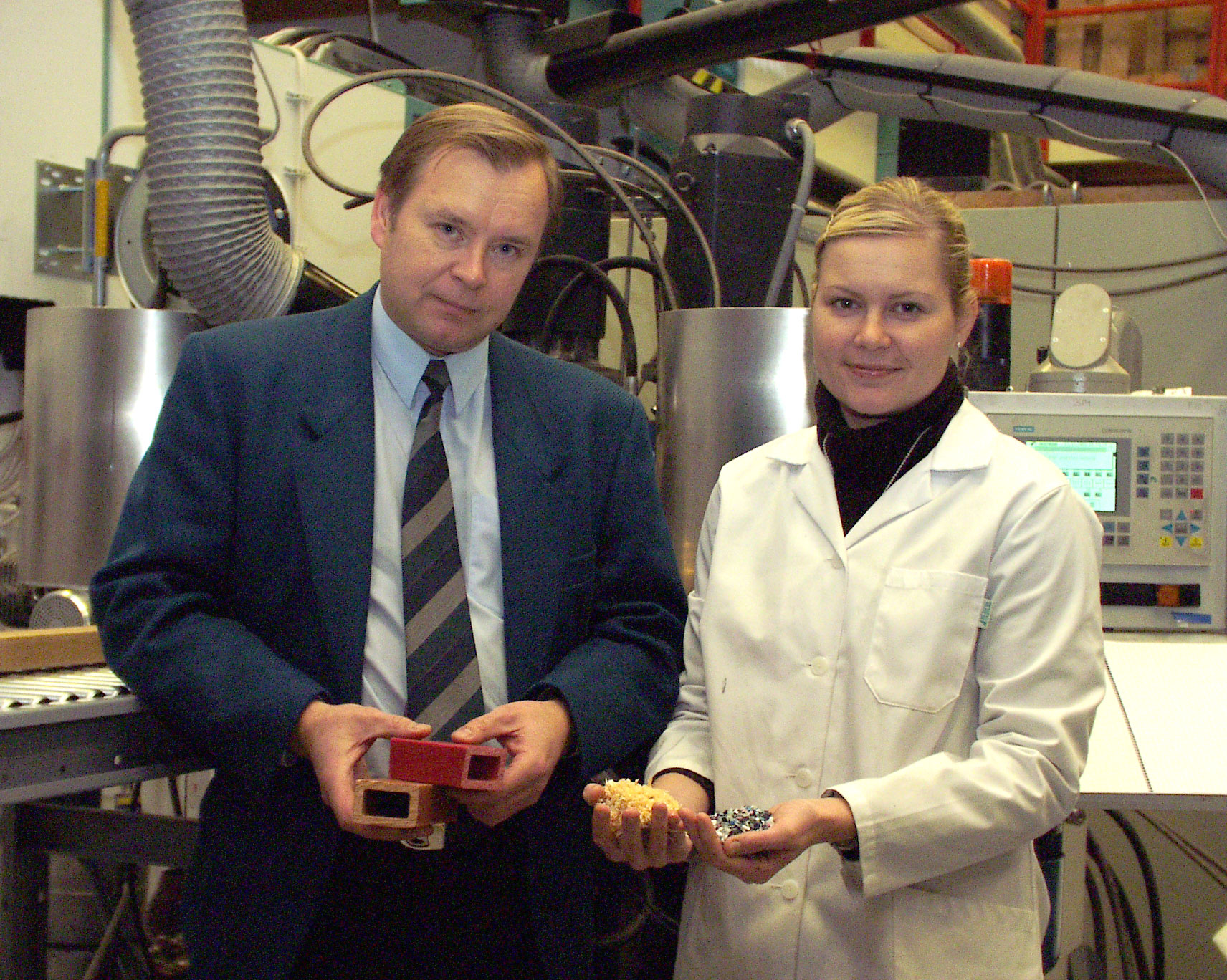 puukuitukomposiitti1.jpg (760&nbsp;267 bytes)